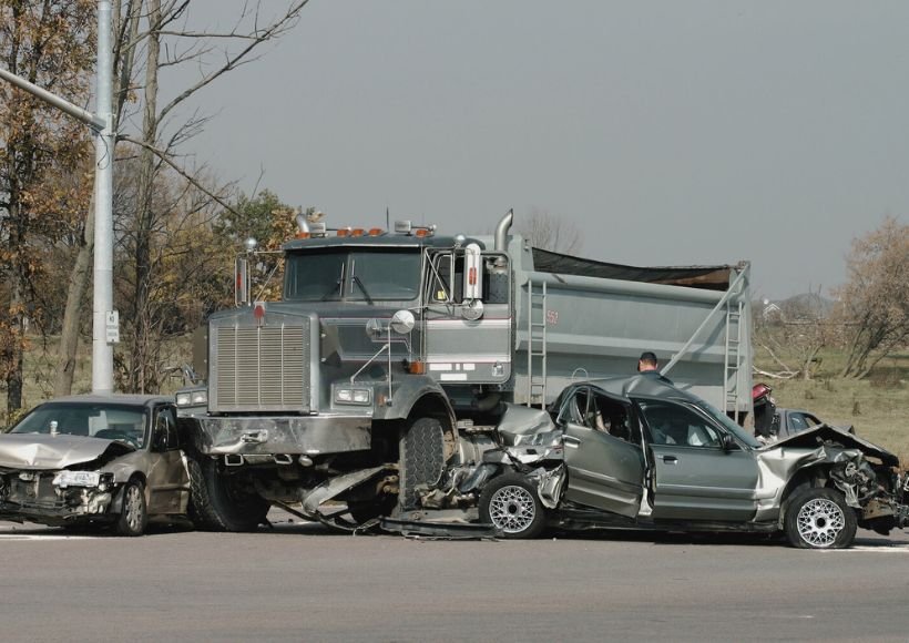 Importance Of Hiring a Truck Accident Attorney For Justice And Compensation