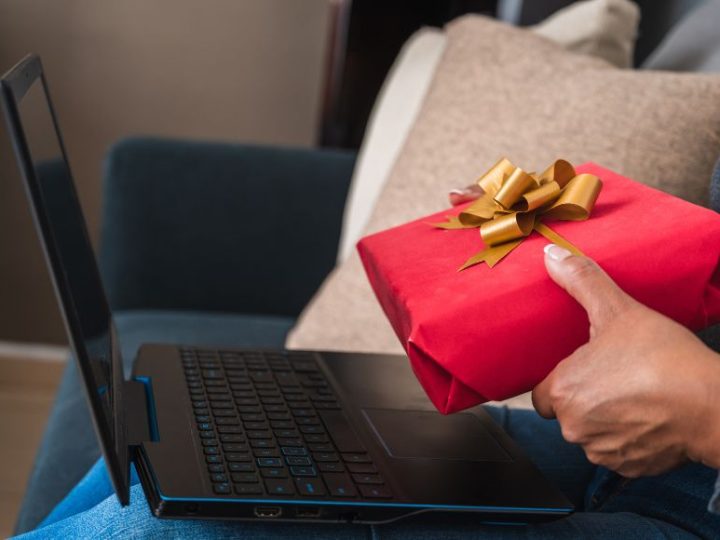 Tech Presents For Father’s This Holiday Season