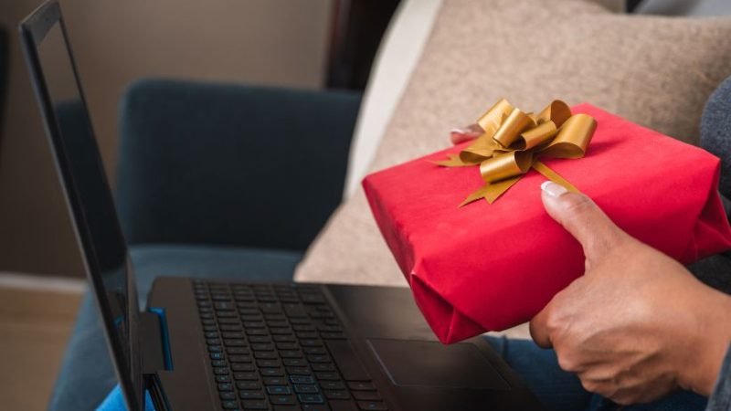 Tech Presents For Father’s This Holiday Season